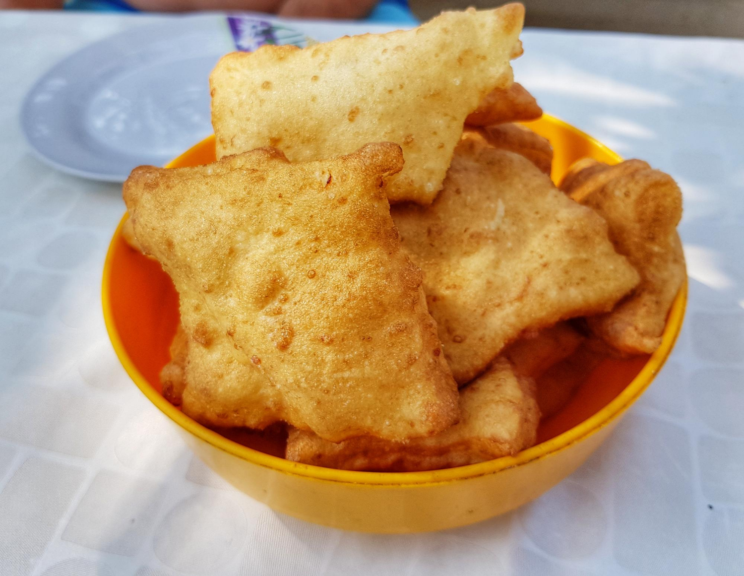 Receita de Massinha de Pão Frita Crocante e Rápida