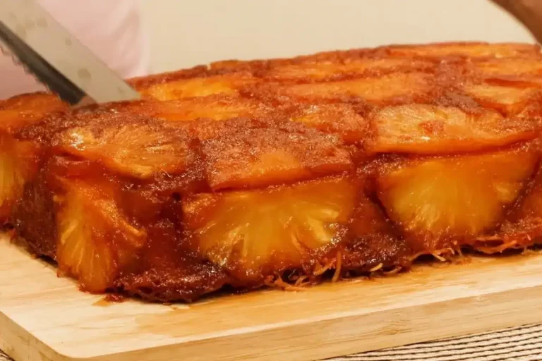 Bolo Caramelizado De Abacaxi