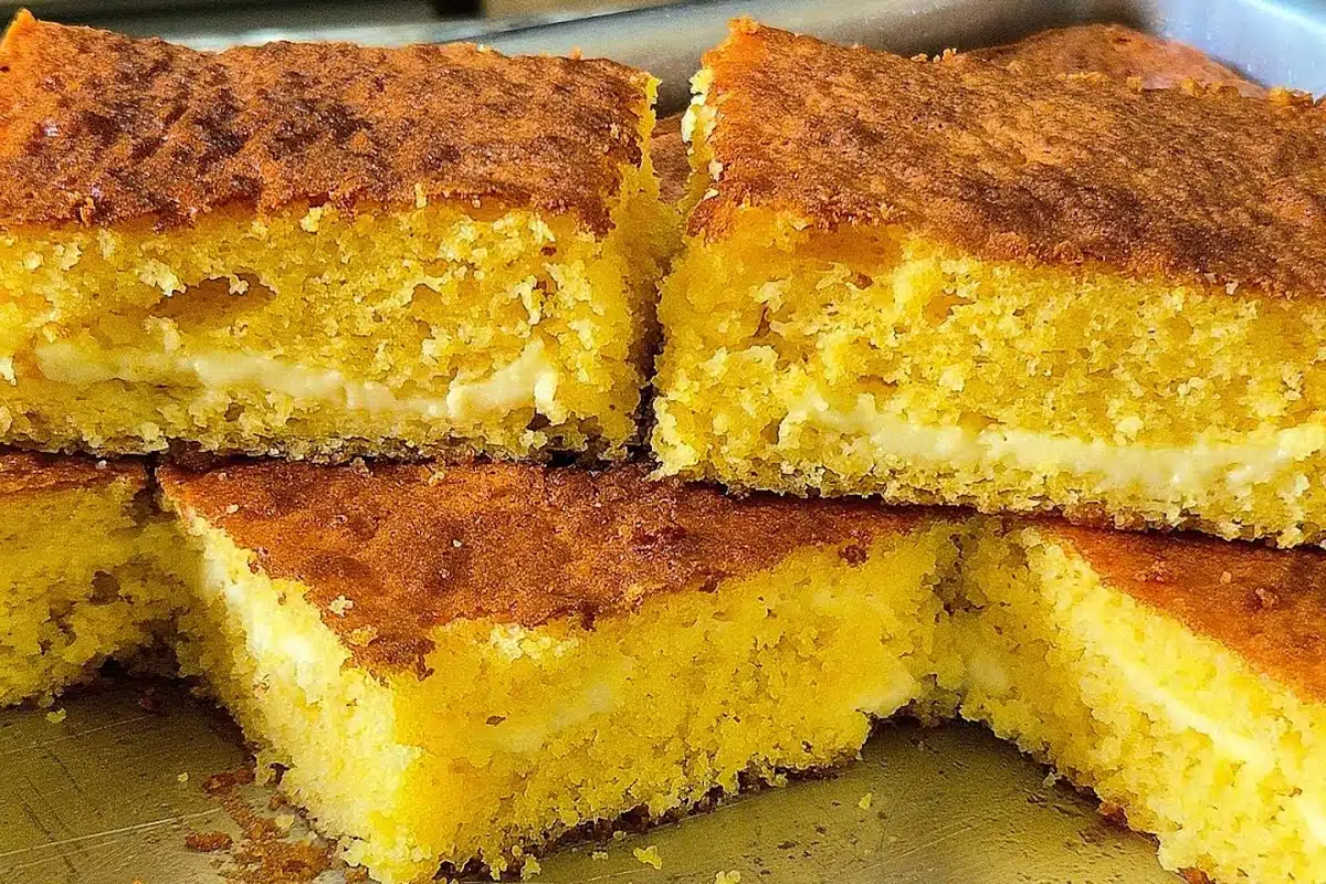 Bolo De Fubá Com Queijo