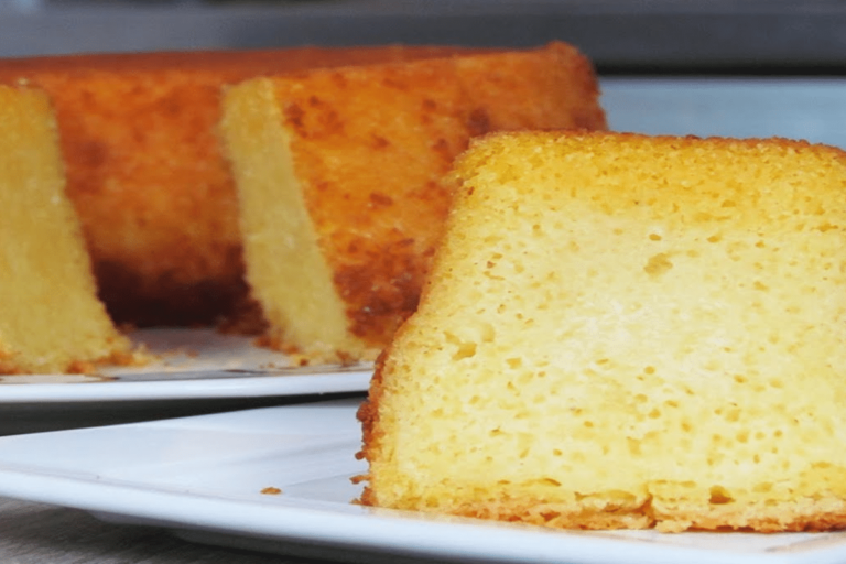 Bolo Cremoso De Fubá Com Queijo