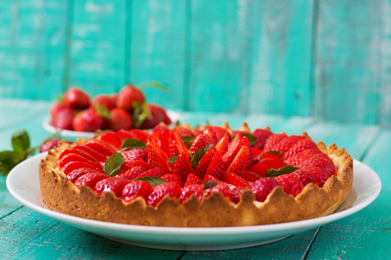 Como Montar uma Torta de Morango Linda e Saborosa