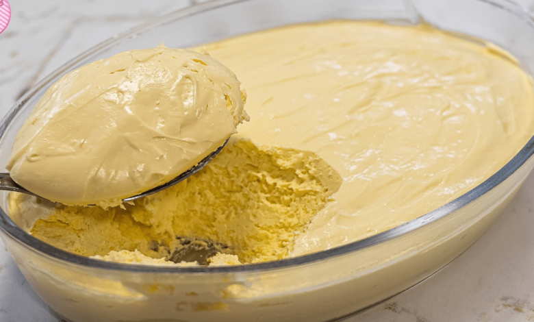 Sobremesa de 2 ingredientes pronta em 10 minutos que fica com textura de sorvete